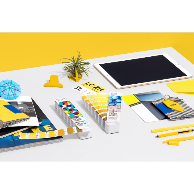 Pantone BRIDGE-TO-SEVEN Fan Guide Set Extended Gamut Pantone BRIDGE-TO-SEVEN Fan Guide Set Extended Gamut