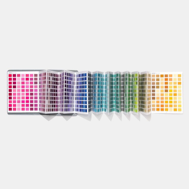 Pantone FHI Paper Traveler Pantone FHI Paper Traveler